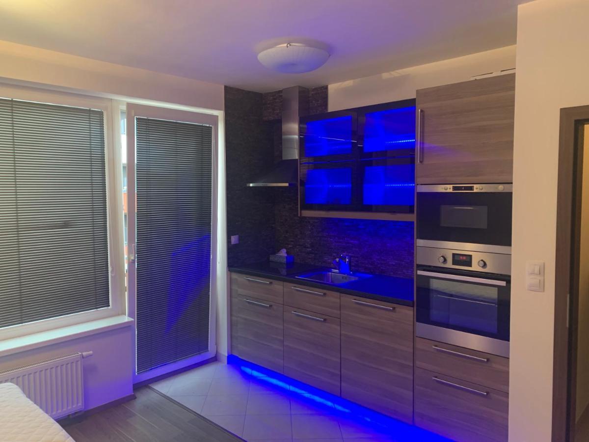 Apartment Iron Cube Praga Zewnętrze zdjęcie