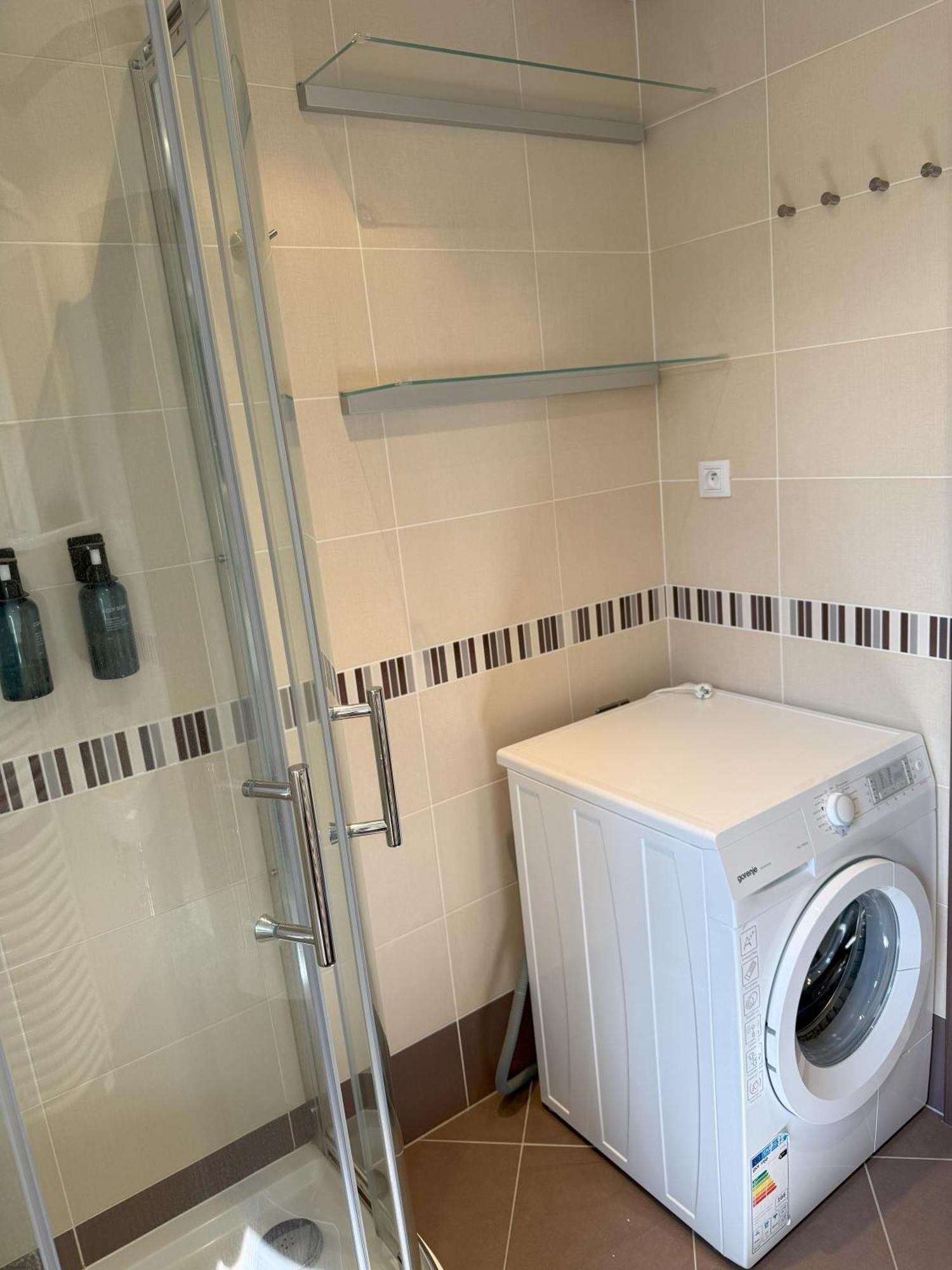 Apartment Iron Cube Praga Zewnętrze zdjęcie